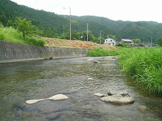 㗬