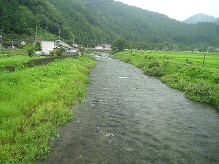 R{㗬
