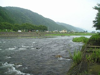 㗬