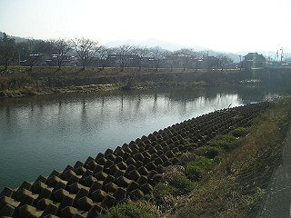 㗬