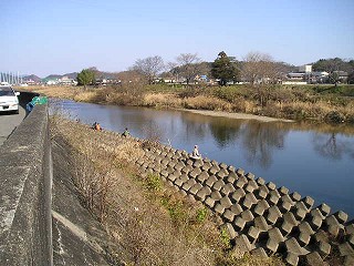 㗬