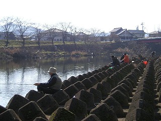 㗬