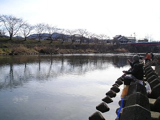 㗬