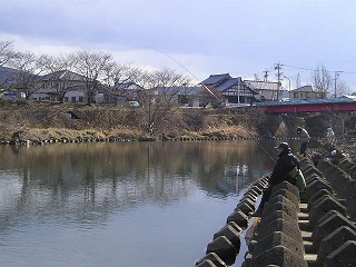 㗬