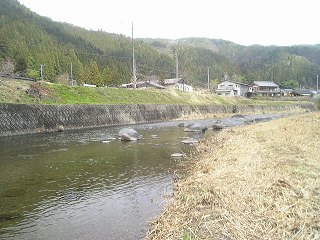 㗬