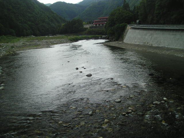 㗬